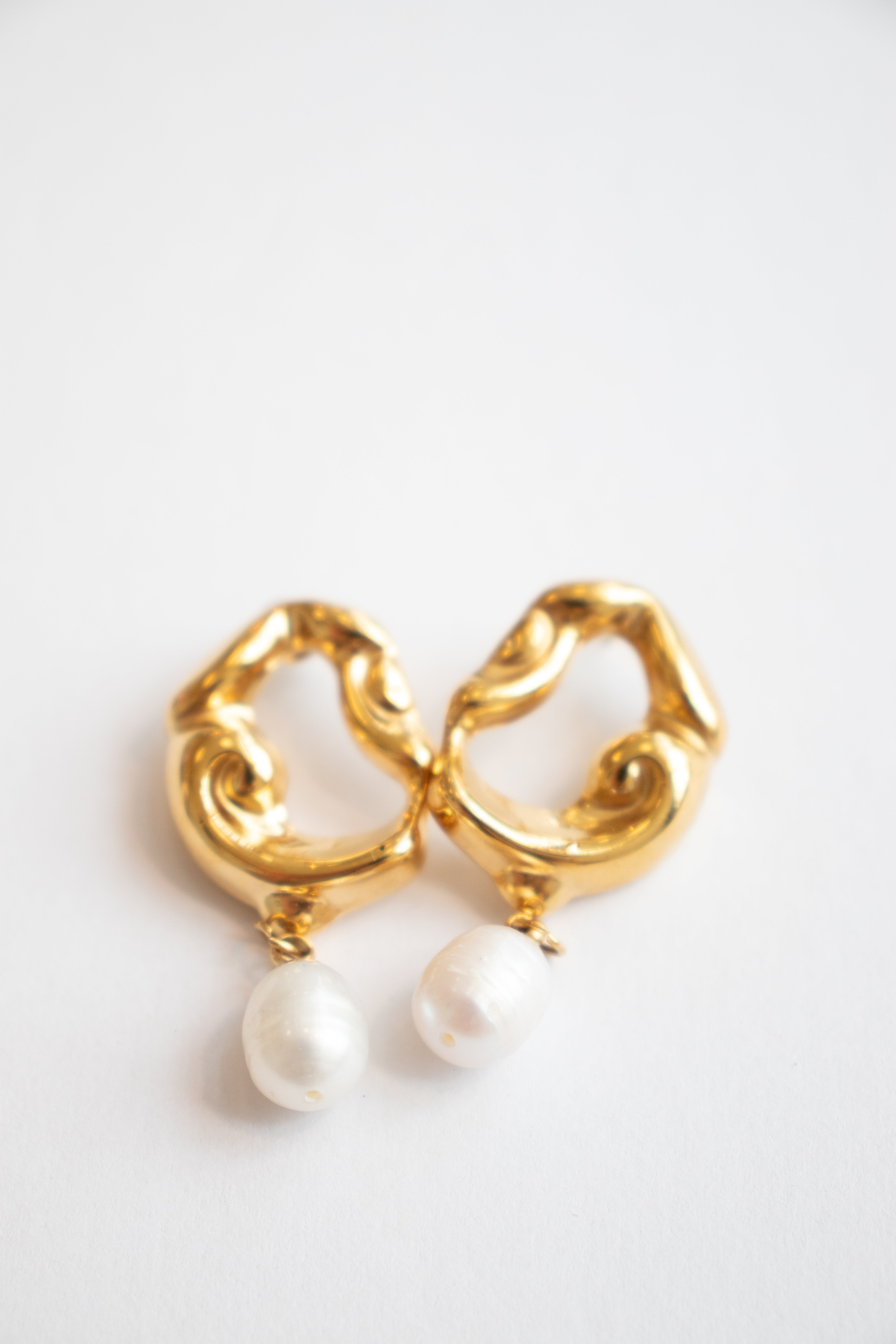 DRIPPIN IN PEARLS