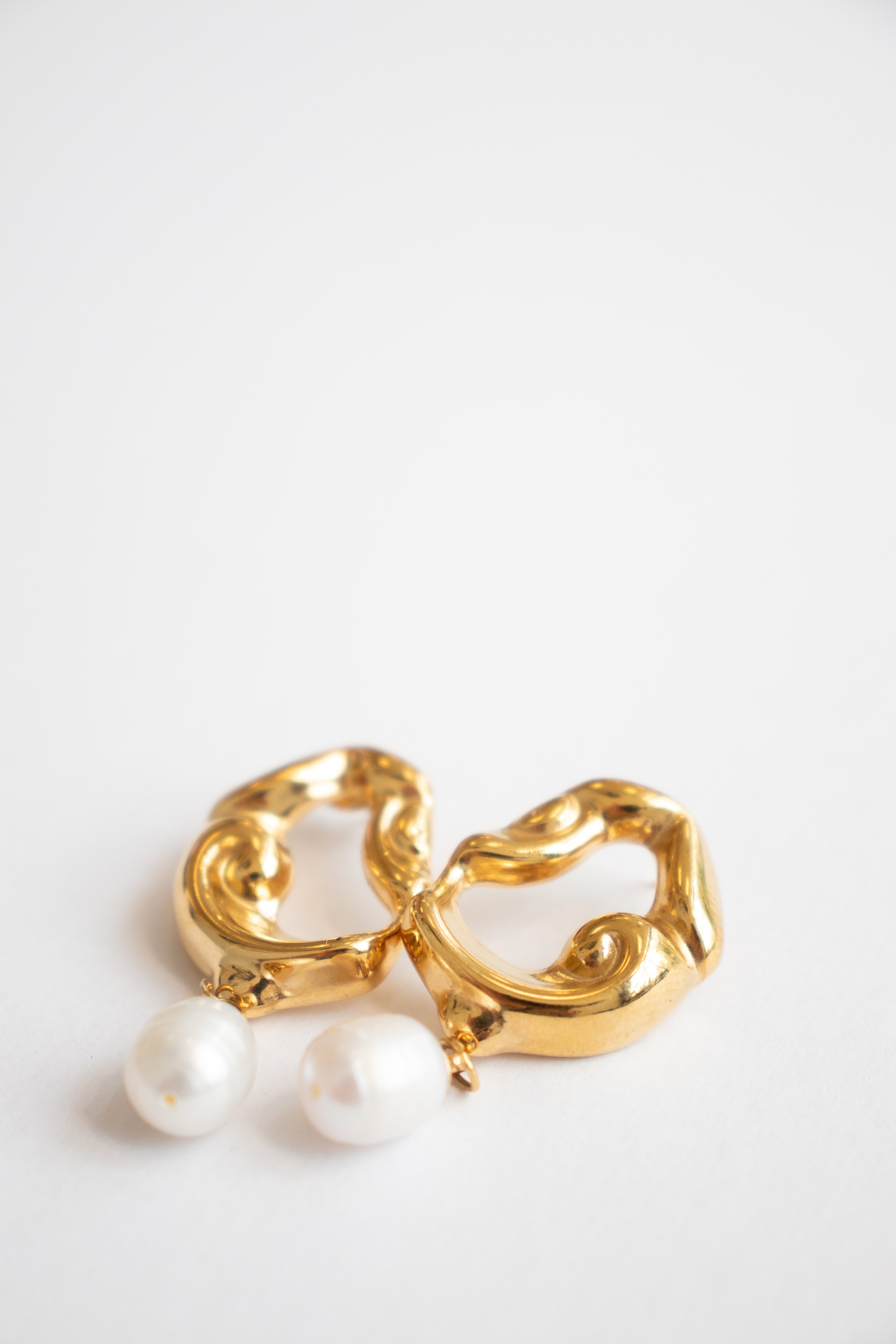 DRIPPIN IN PEARLS