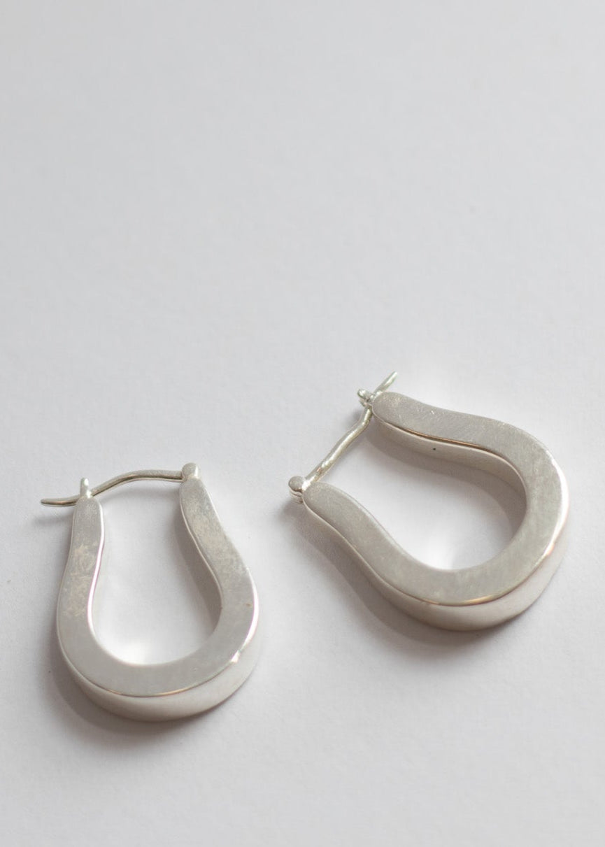 BET ON ME EARRING