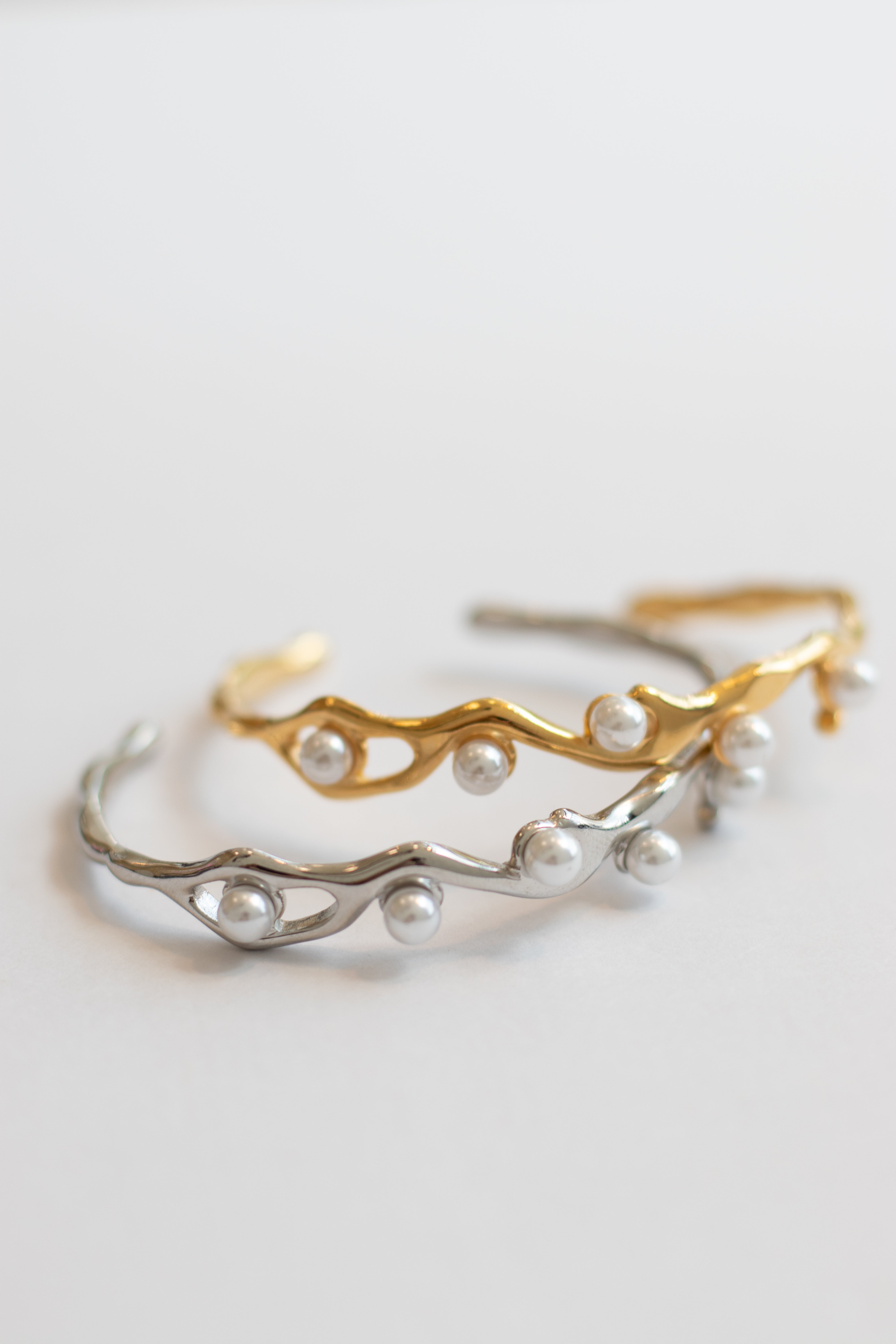 ESSENCE BANGLE