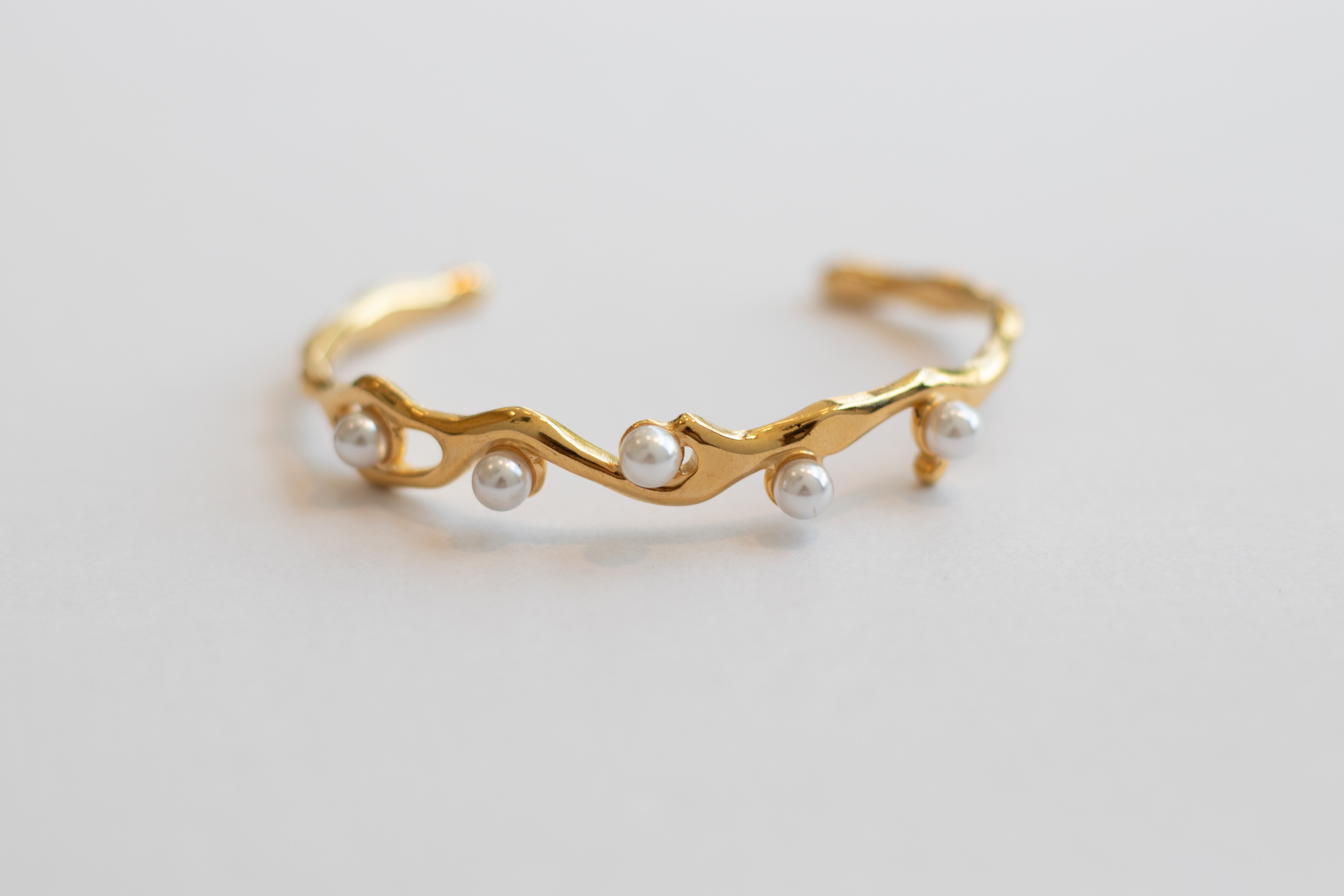 ESSENCE BANGLE