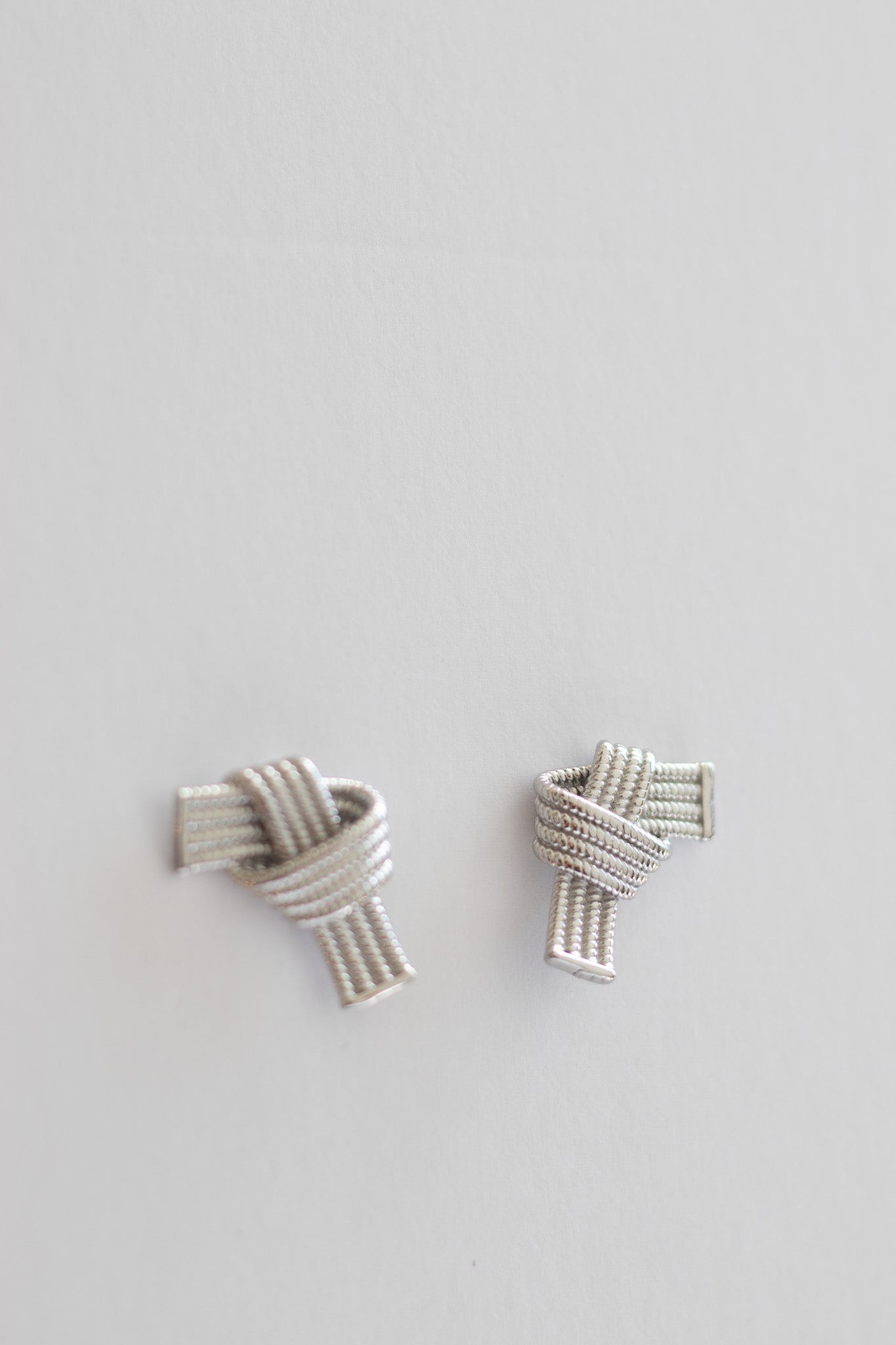 KNOTS OF AUTHORITY EARRINGS